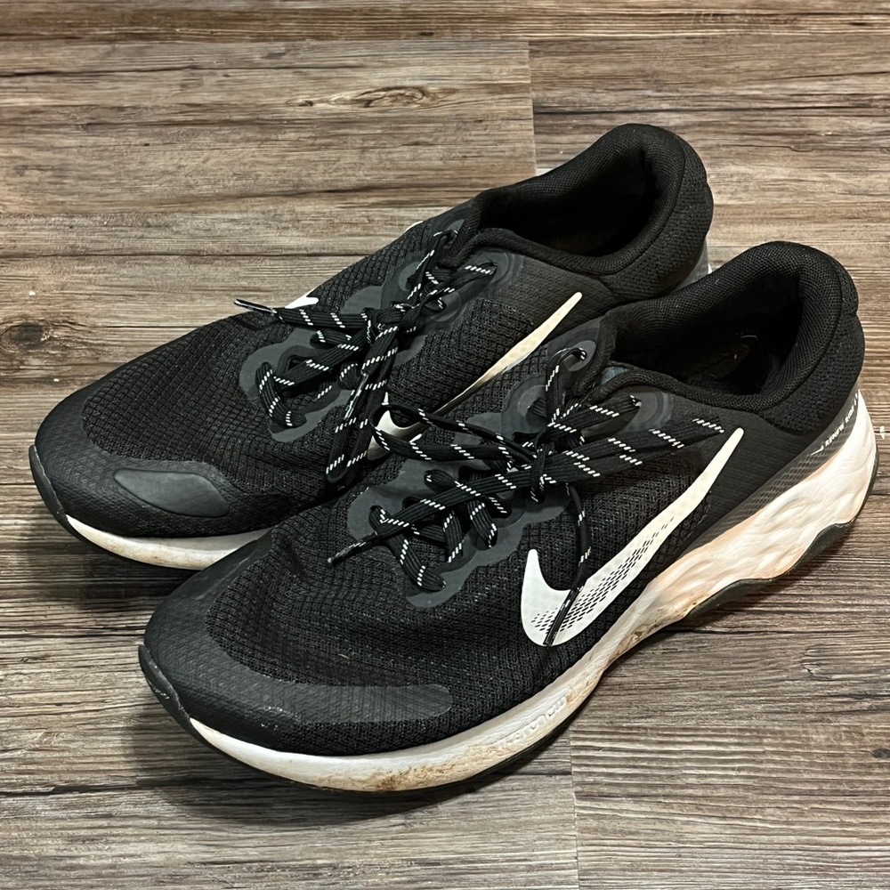 Nike Black and White Running Shoes
